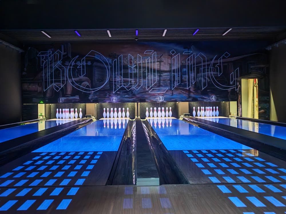 Osvetlené dráhy zvolenskej bowlingovej herne